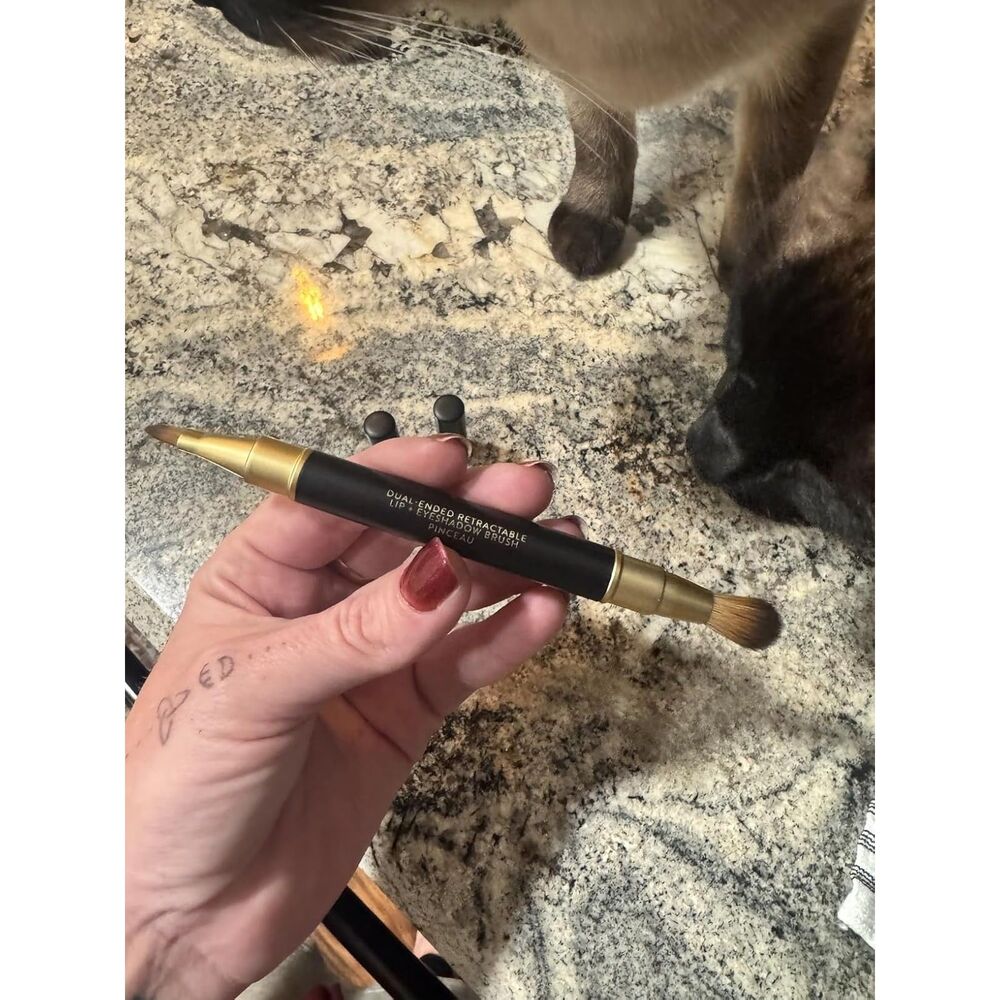 Laura Geller Travel Friendly Retractable Dual-Ended Two-in-One Makeup Brush - Picture 4 of 6
